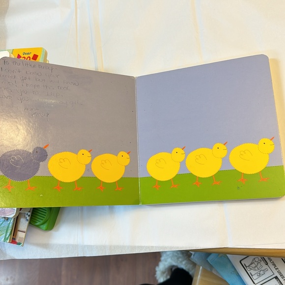 COPY - ⛱️2/$5⛱️Welcome Little One , board book , inside cover script, overa… - Picture 3 of 15